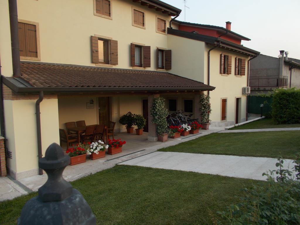Agriturismo Al Tralcio Valeggio sul Mincio Eksteriør bilde