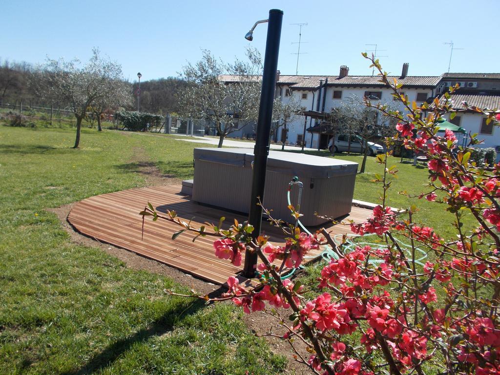 Agriturismo Al Tralcio Valeggio sul Mincio Eksteriør bilde