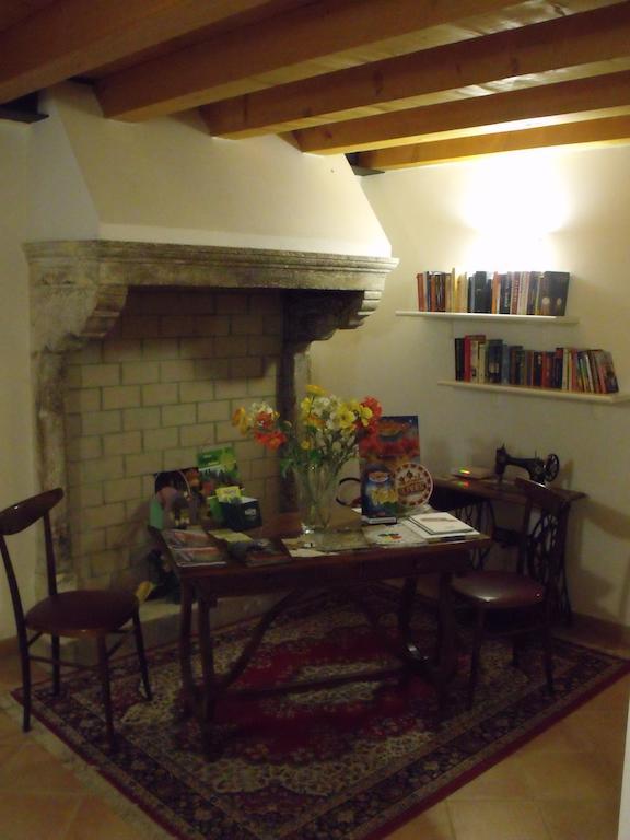 Agriturismo Al Tralcio Valeggio sul Mincio Eksteriør bilde
