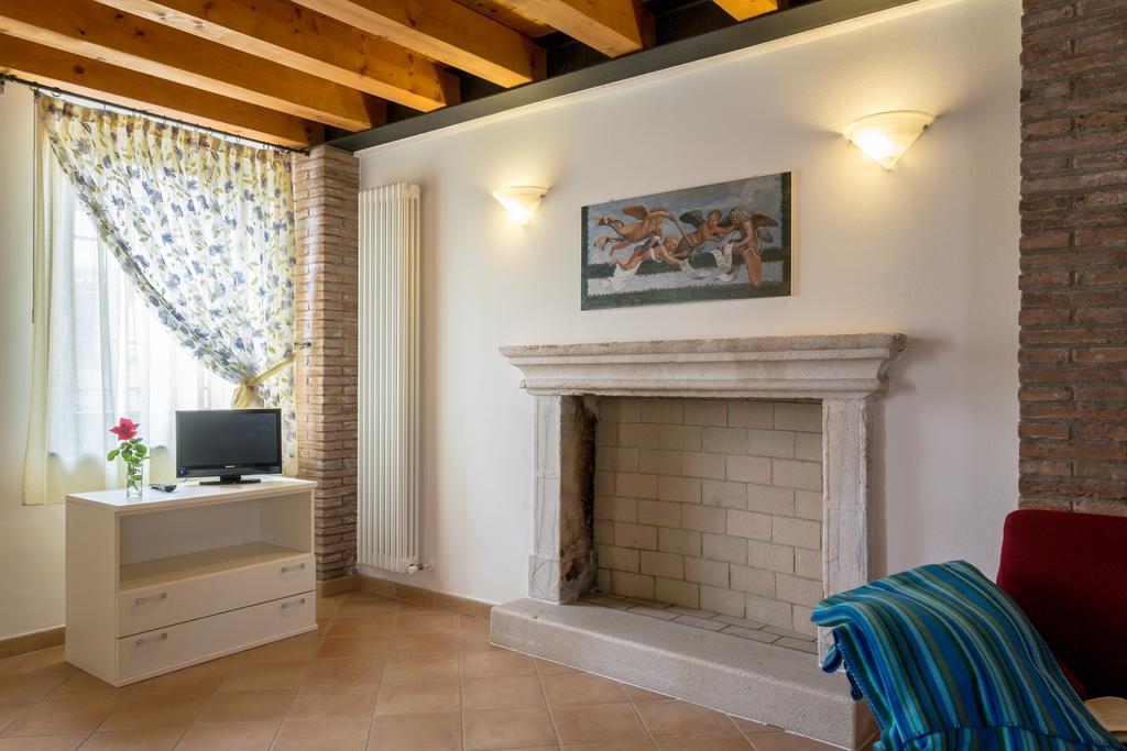 Agriturismo Al Tralcio Valeggio sul Mincio Eksteriør bilde